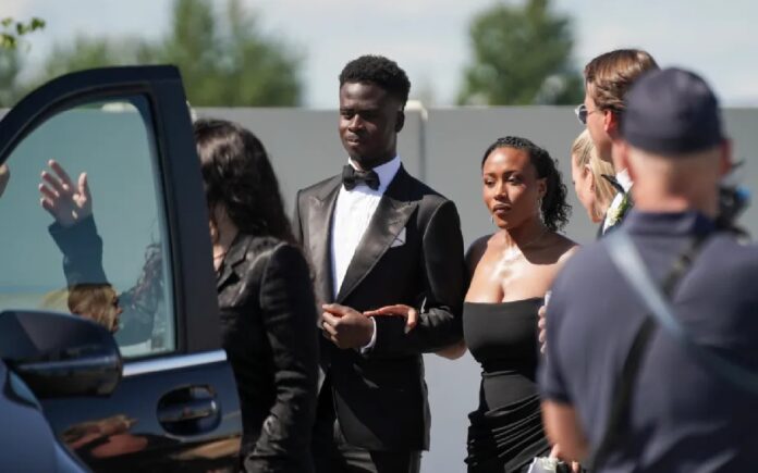 Bukayo Saka Resmi Lamar Tolami Benson: Momen Romantis di Hotel Mewah London Terungkap