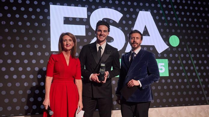 Declan Rice Dinobatkan sebagai Pemain Terbaik Pria FSA 2025