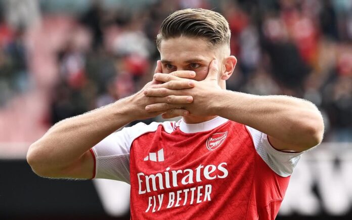 Viktor Gyokeres digambarkan sebagai pemain yang positif di Arsenal