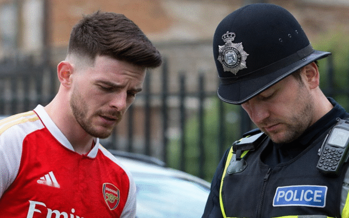 Di Luar Lapangan Kena Sanksi Berat, Declan Rice Tetap Jadi Tumpuan Arsenal di Liga Inggris